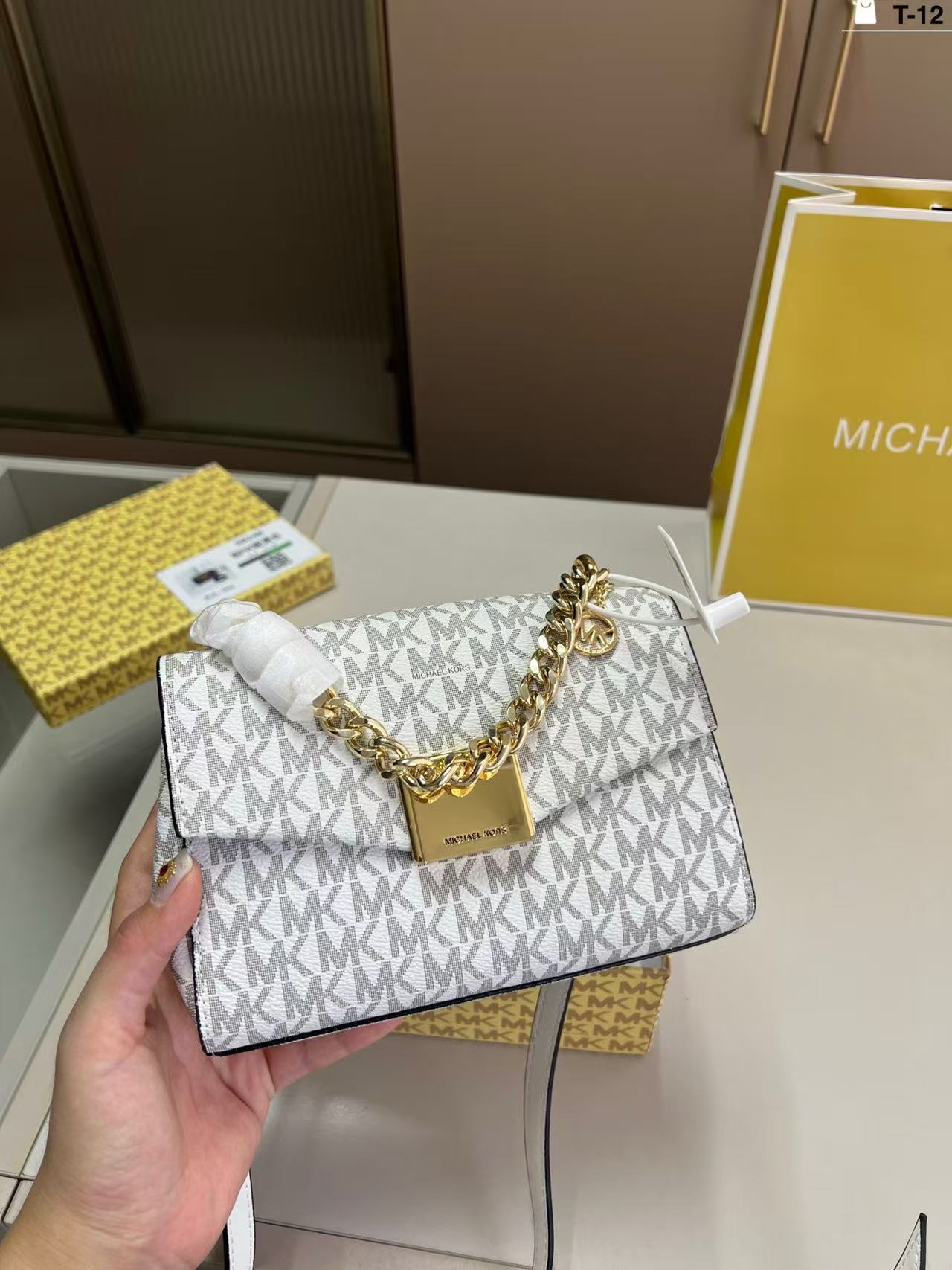 Brand new Michael Kors women's - đánh giá và giá Travel Accessories Luxury Brands